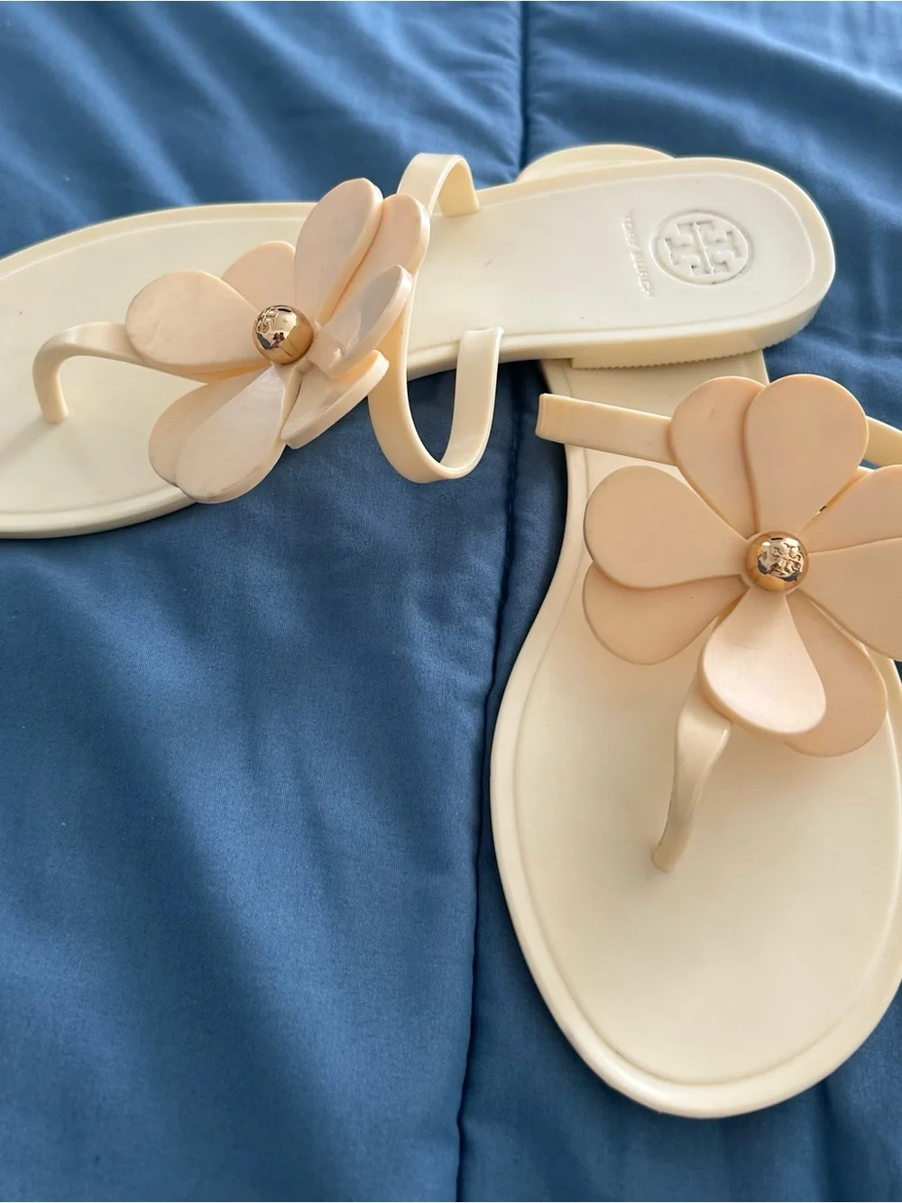 Tory Burch Cream Floral Jelly Thong Sandals with Pale Peach Flowers Size 7